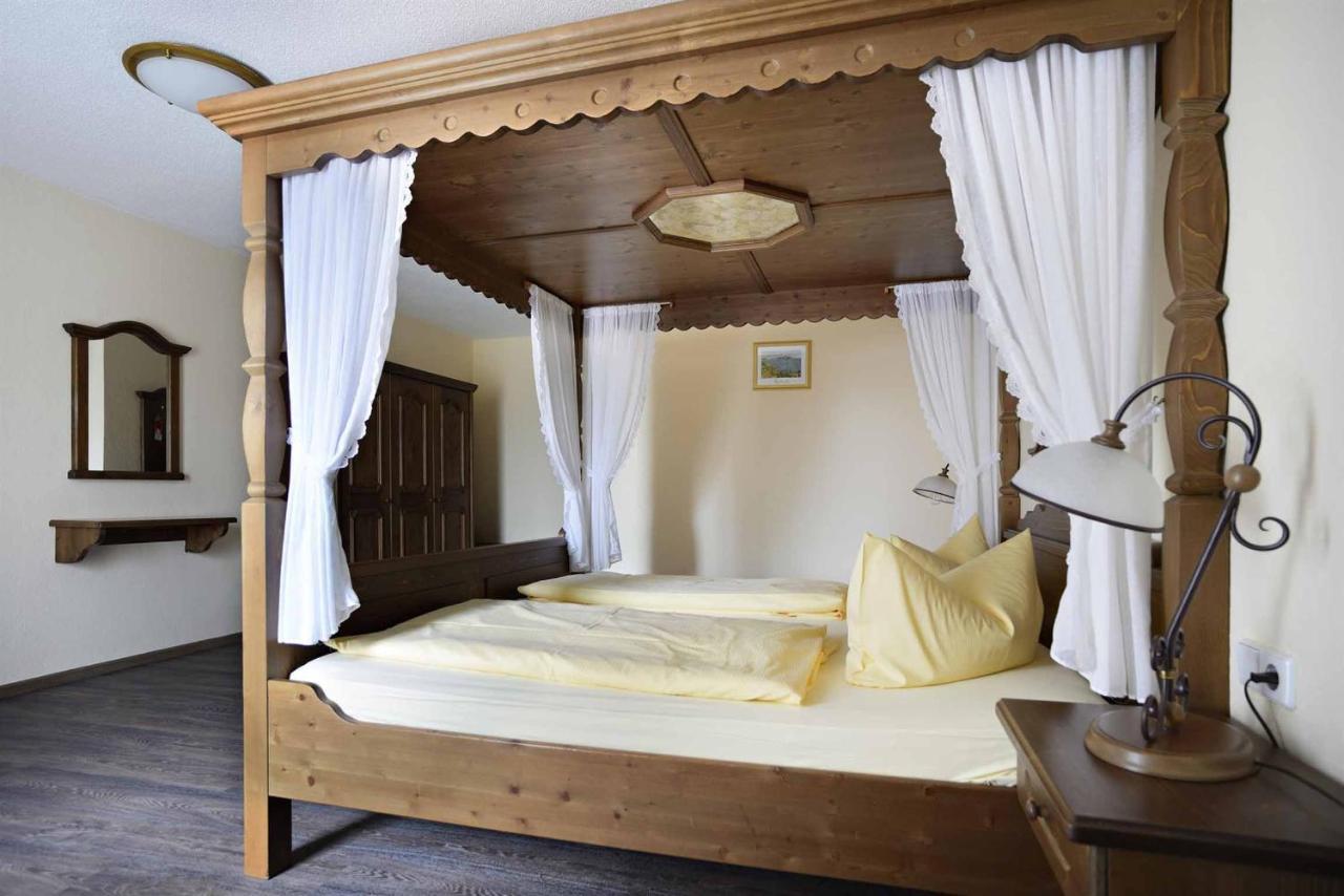 Hotel Und Restaurant Rittergut Kreipitzsch Naumburg  Bagian luar foto