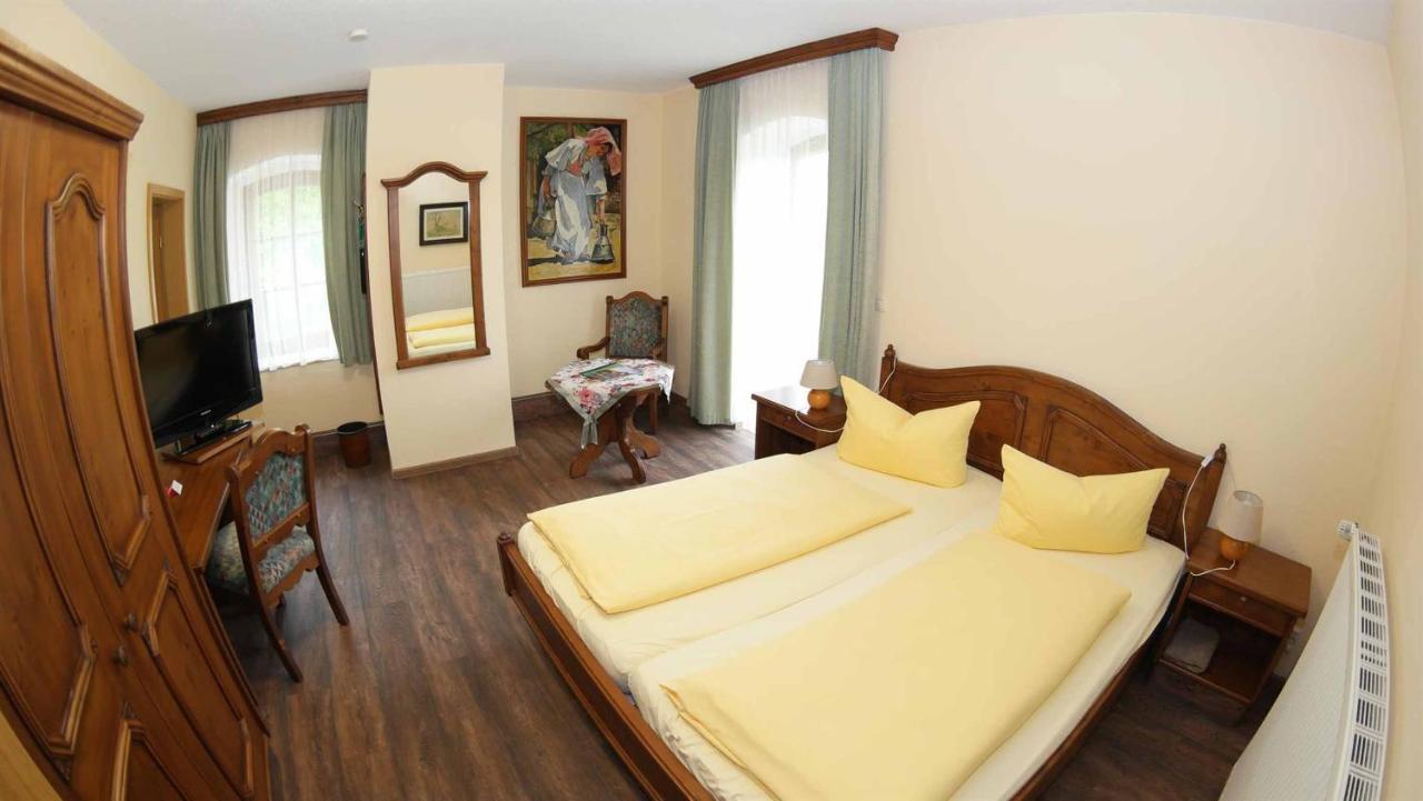 Hotel Und Restaurant Rittergut Kreipitzsch Naumburg  Bagian luar foto